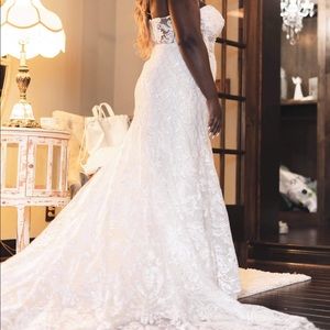 I have a wedding dress for sale it’s brand new